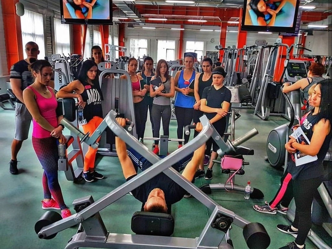 Практическое занятие Fitness Pride в тренажёрном зале